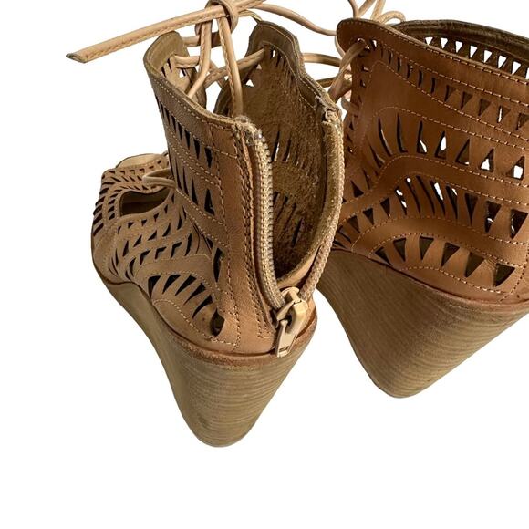 Jeffrey Campbell Laser Cut Beige Leather Rodillo Wedge Sandal size 6 - Picture 7 of 11